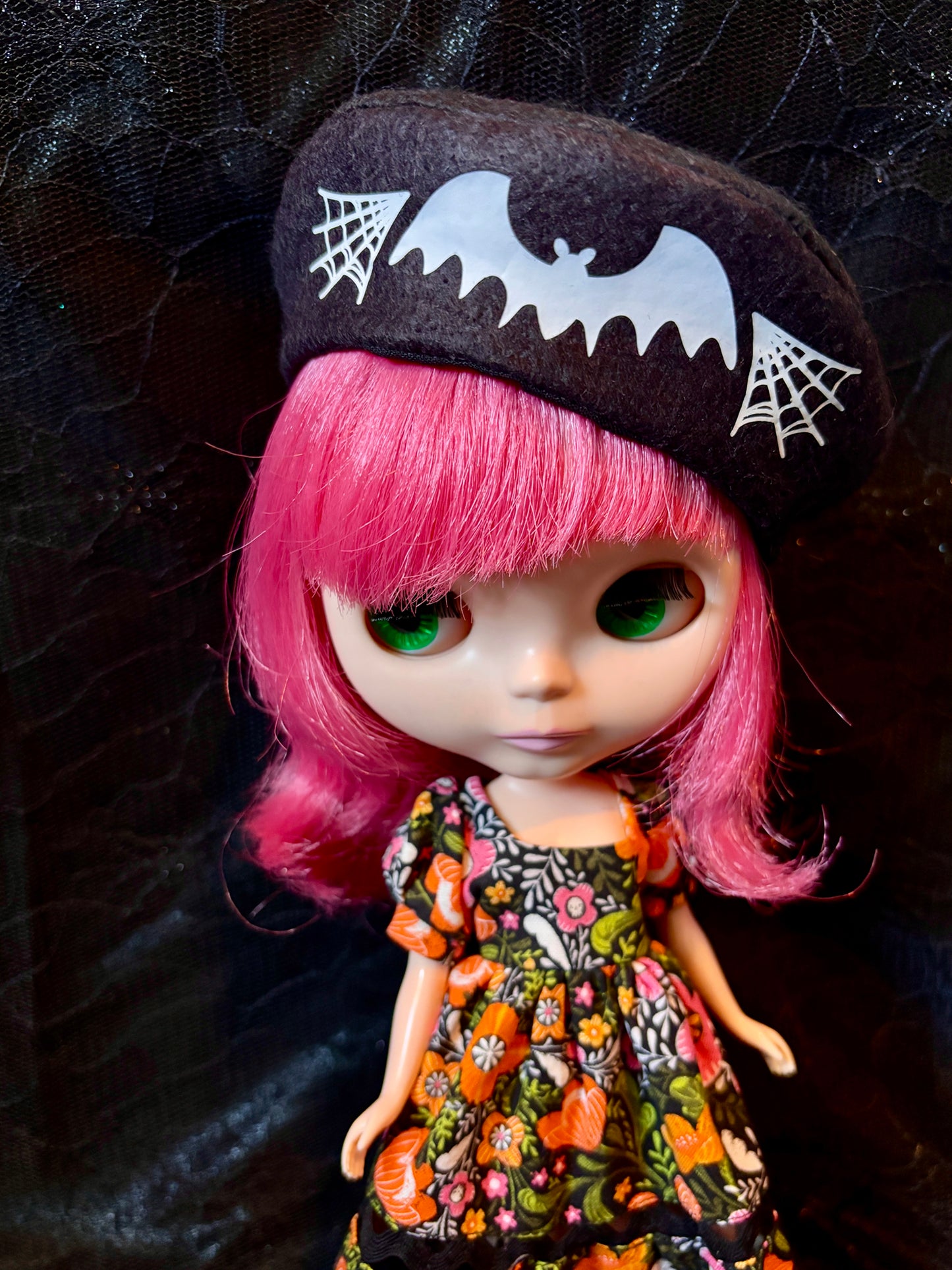 She's A Vamp Felt Beret Hat for Blythe