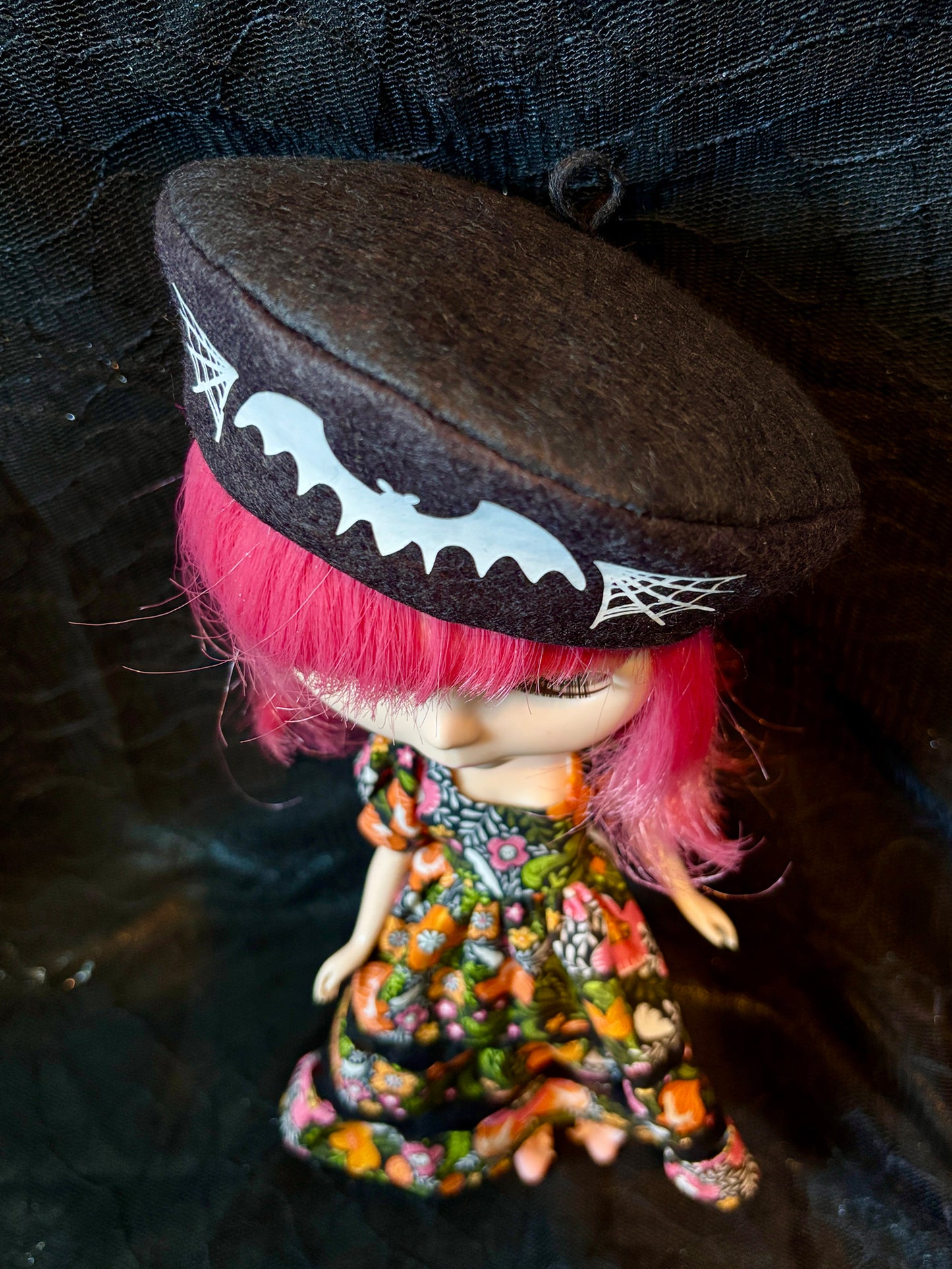 She's A Vamp Felt Beret Hat for Blythe
