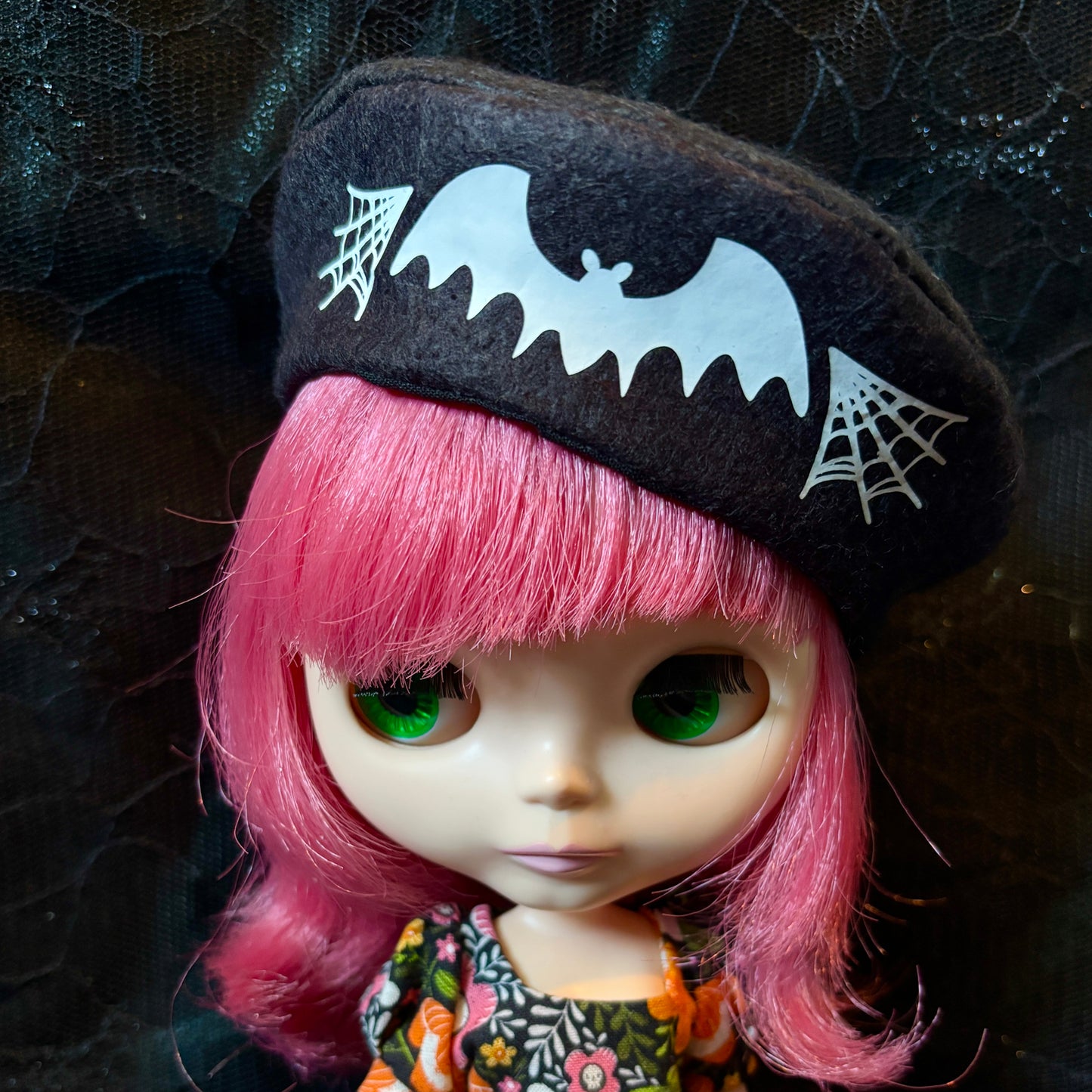 She's A Vamp Felt Beret Hat for Blythe