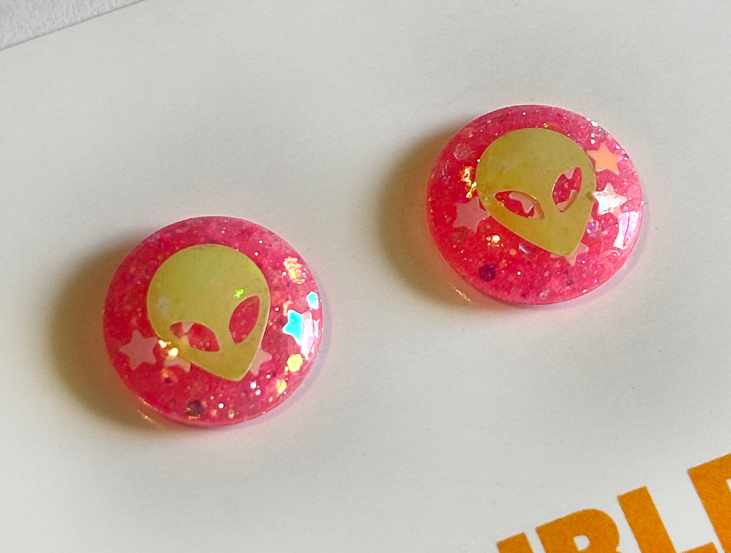 Aliens Attack! / Hot Pink Glitter Resin Blythe Eye Chips