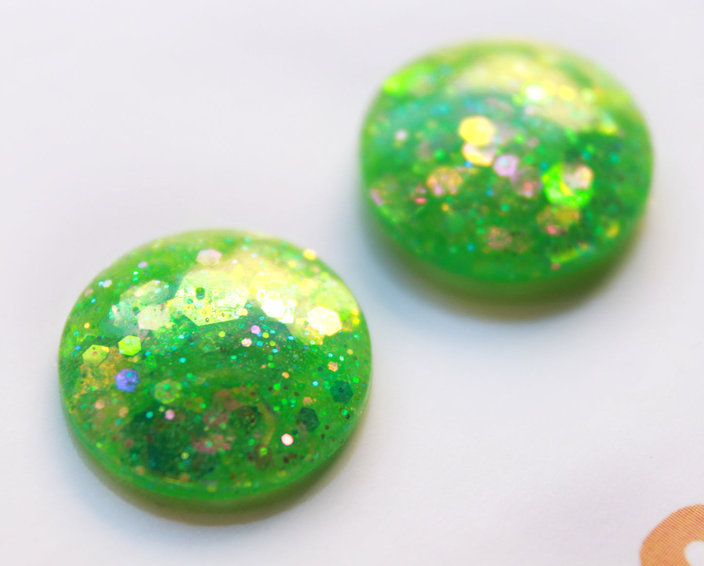 Elphaba Green / Glitter Resin Blythe Eye Chips