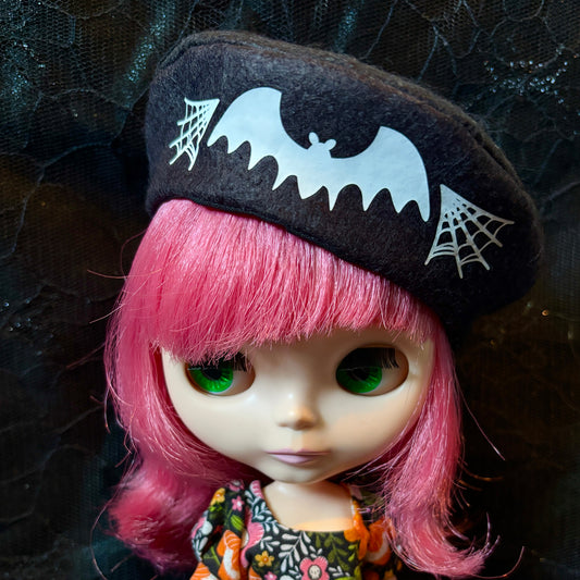 She's A Vamp Felt Beret Hat for Blythe
