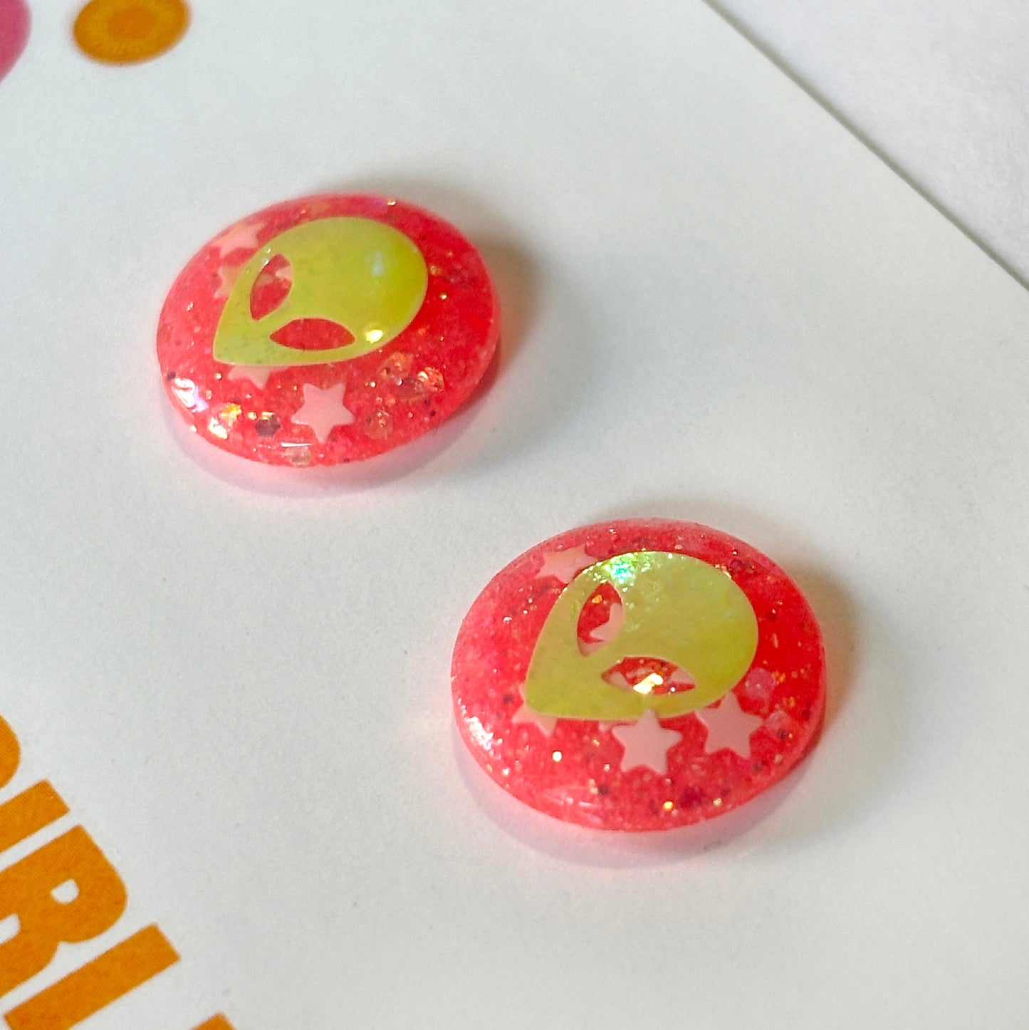 Aliens Attack! / Hot Pink Glitter Resin Blythe Eye Chips