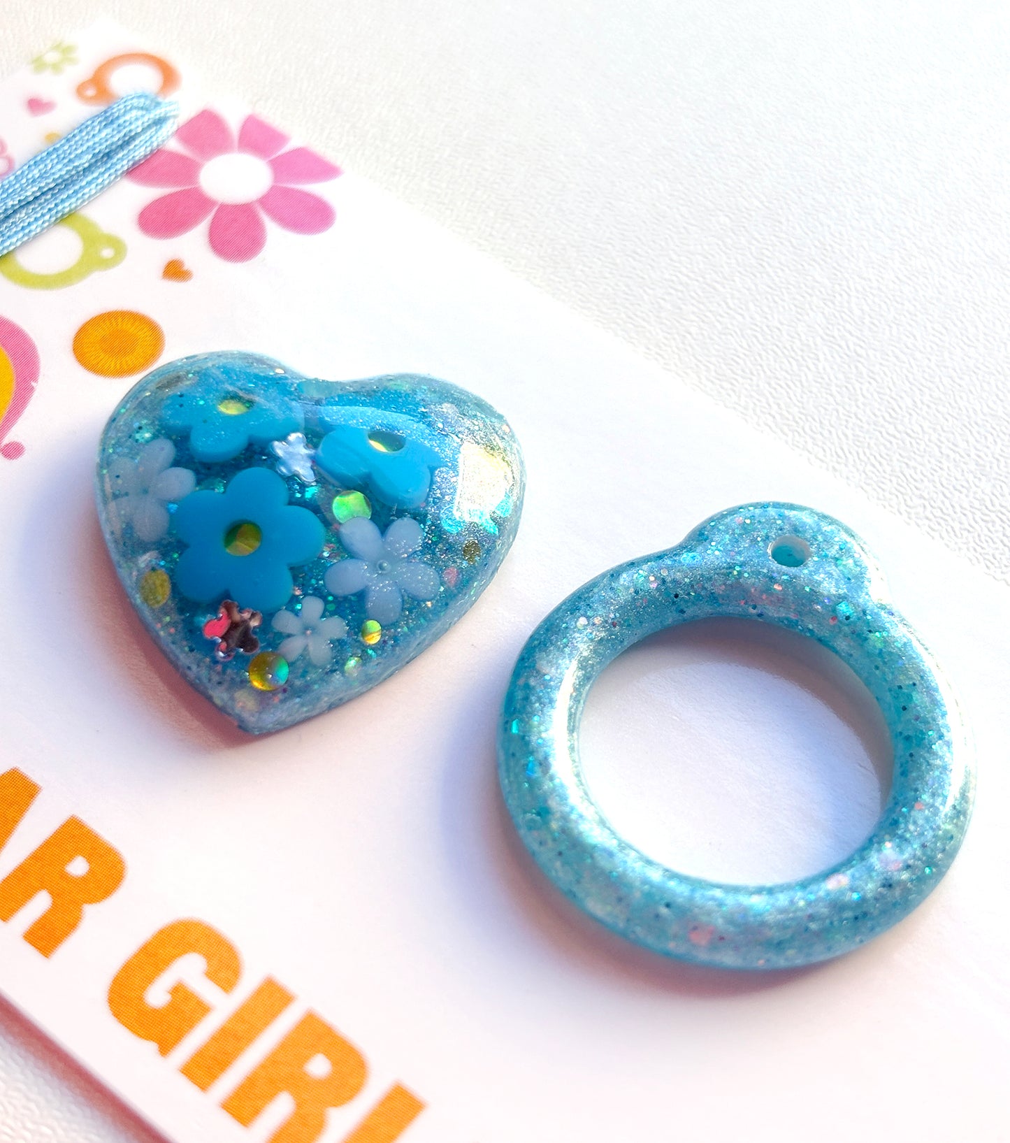 Daisy Bouquet Blue / Resin Glitter Pull Ring Charm Set