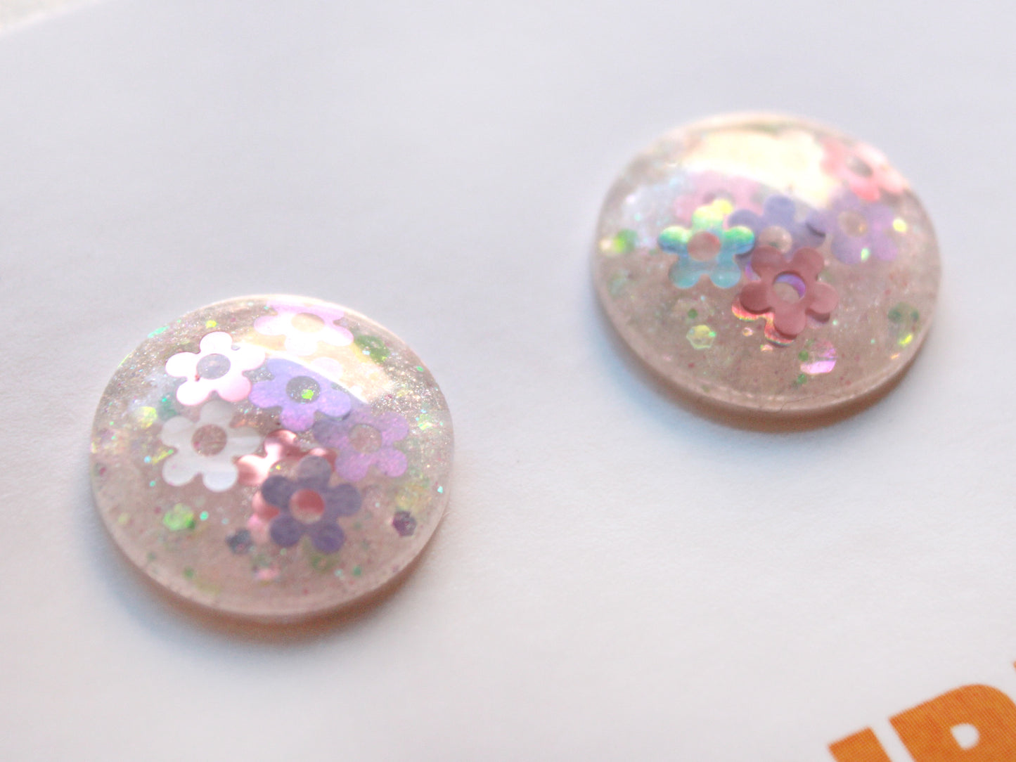 Daisies A Plenty Pink & Purple / Glitter Resin Blythe Eye Chips