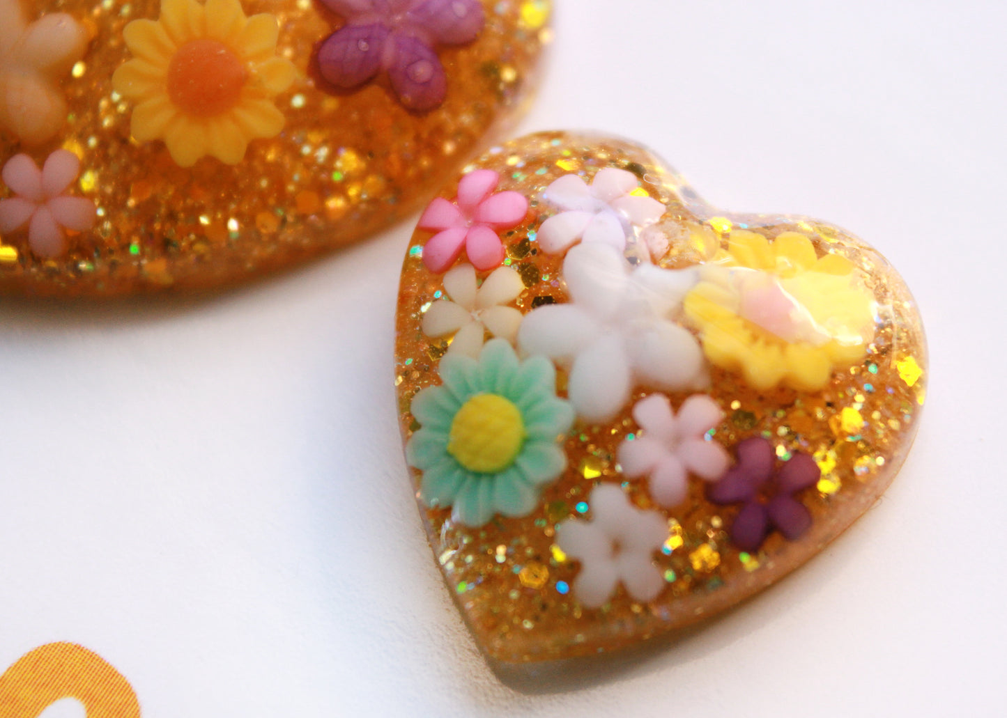 The Magic Garden Gold & Multi / Resin Glitter Pull Ring Charm Set