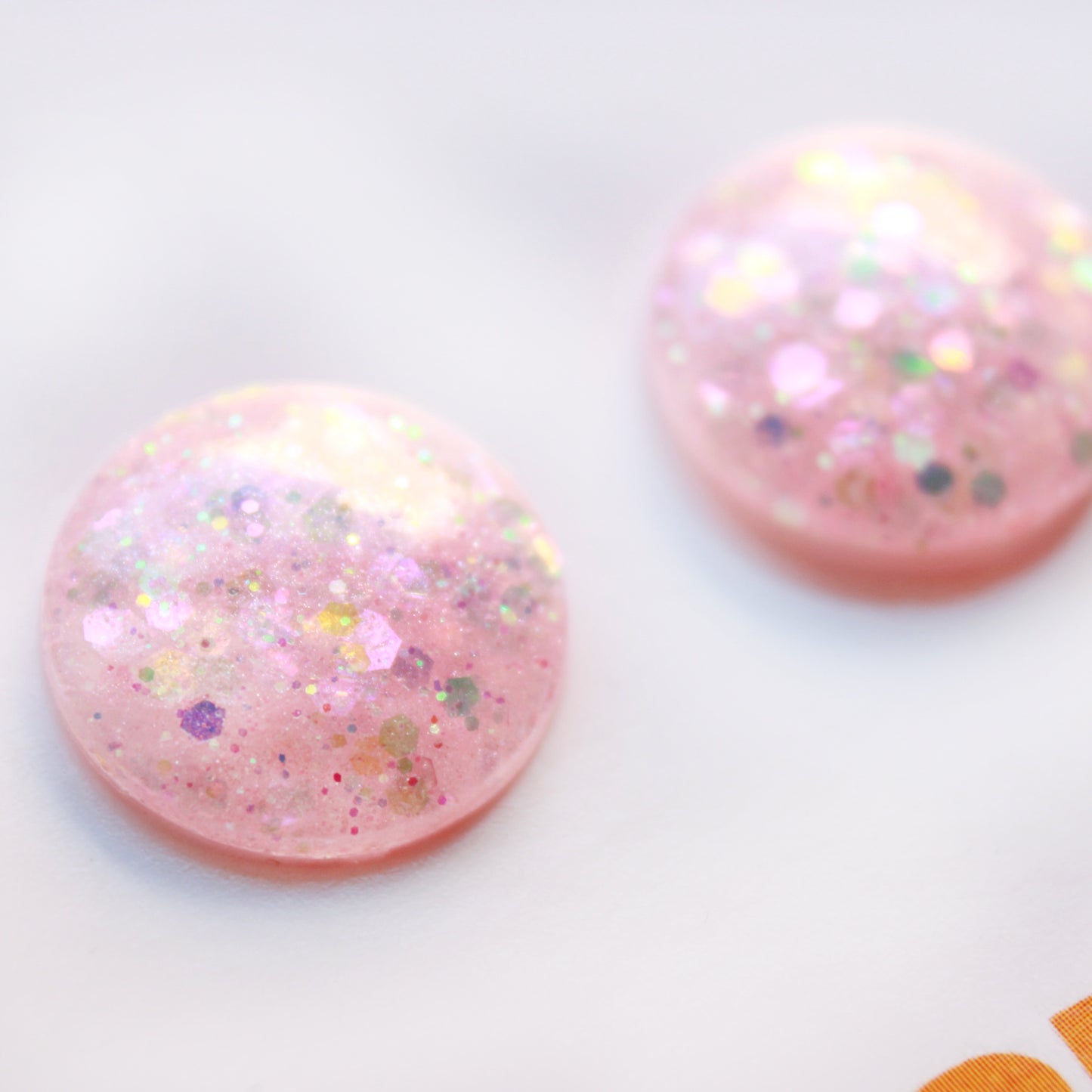 Rose Quartz Magic / Glitter Resin Blythe Eye Chips