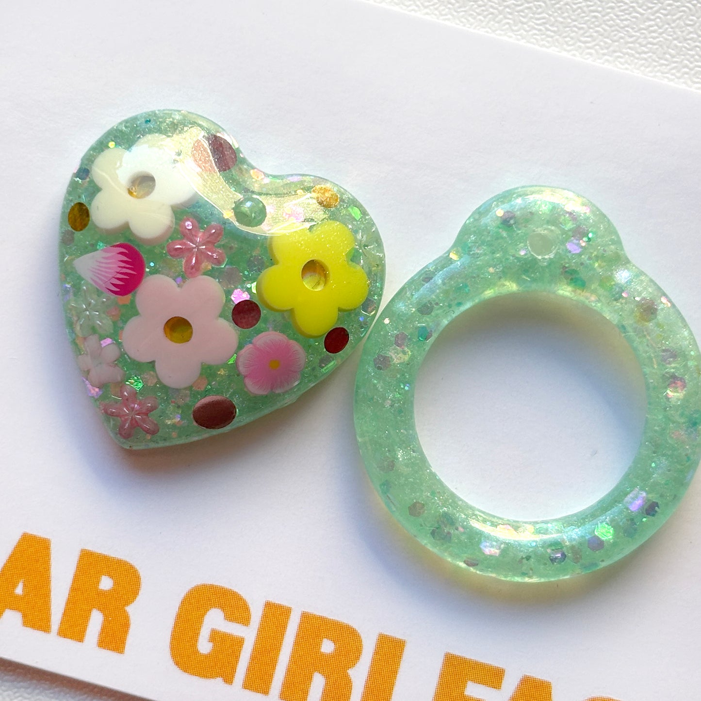 Daisy Bouquet Mint / Resin Glitter Pull Ring Charm Set
