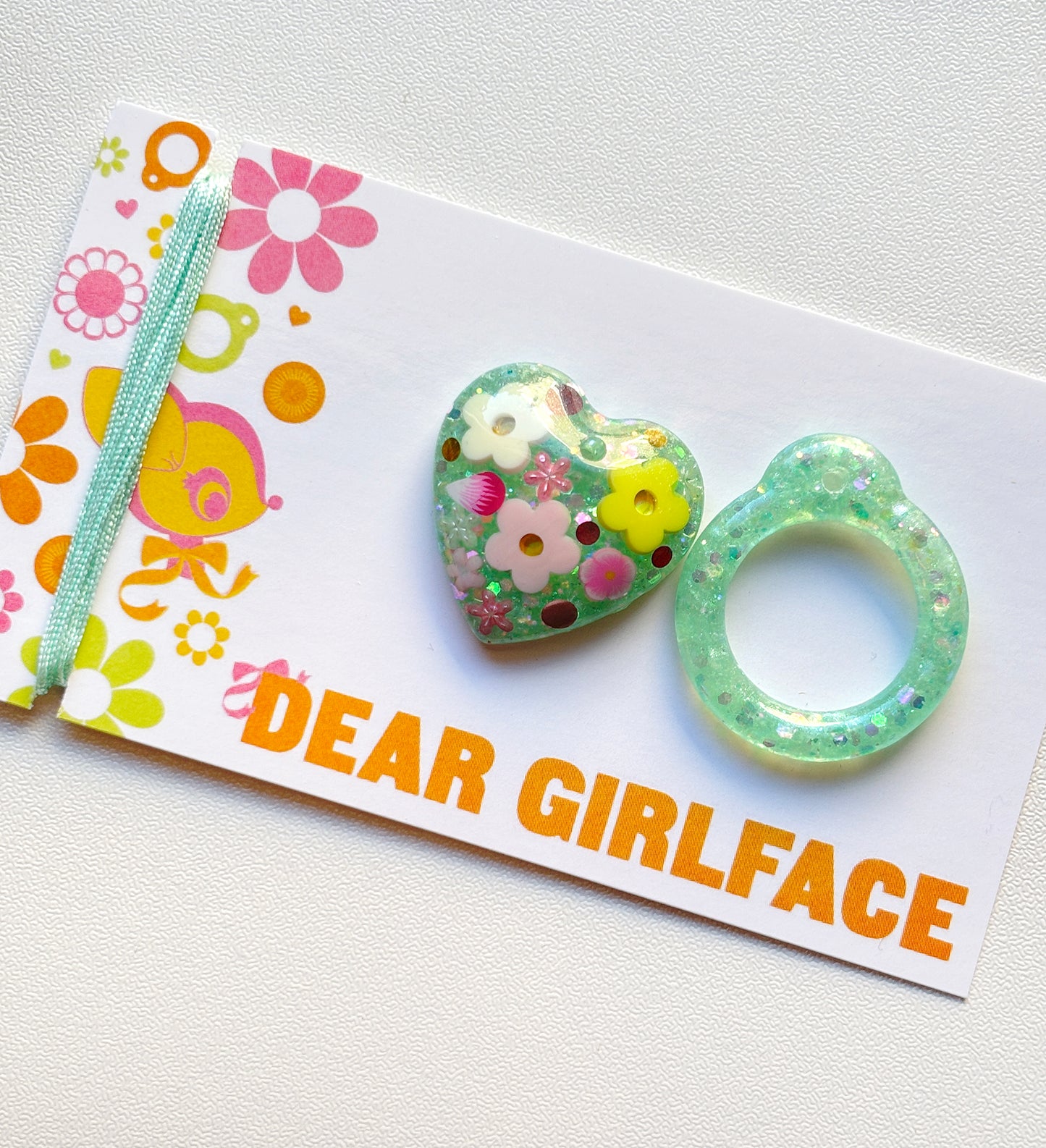 Daisy Bouquet Mint / Resin Glitter Pull Ring Charm Set