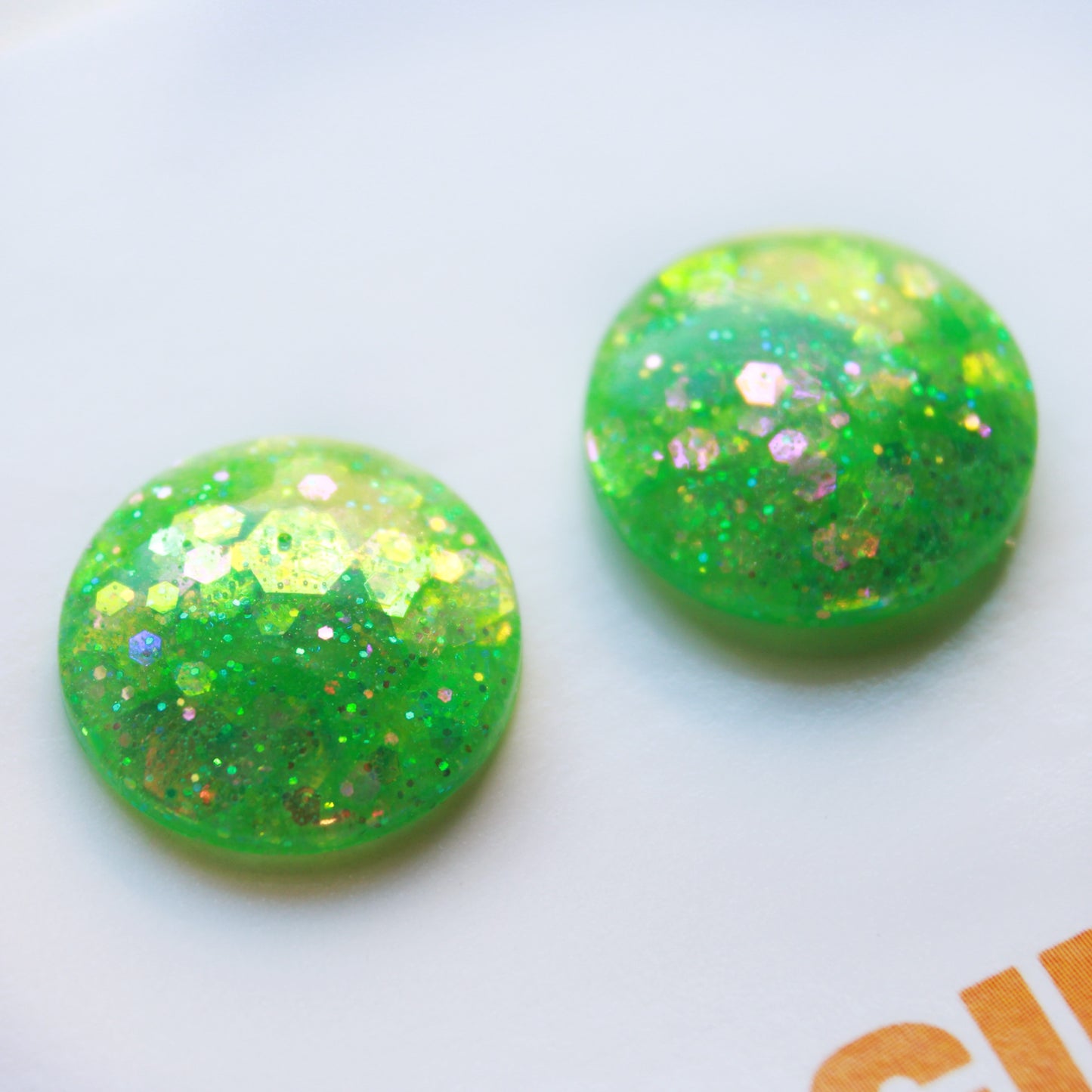Elphaba Green / Glitter Resin Blythe Eye Chips