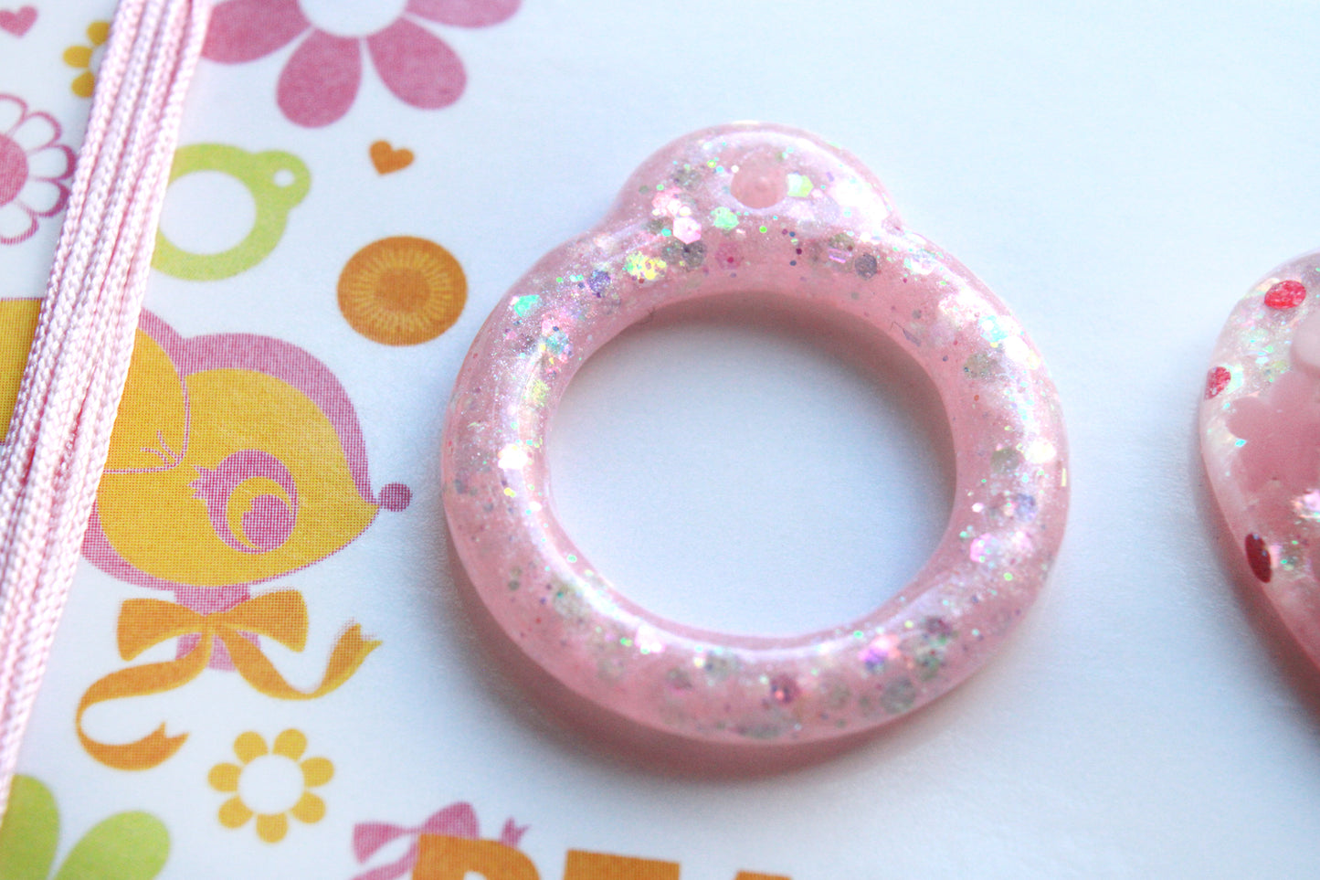 Daisy Bouquet Pink / Resin Glitter Pull Ring Charm Set
